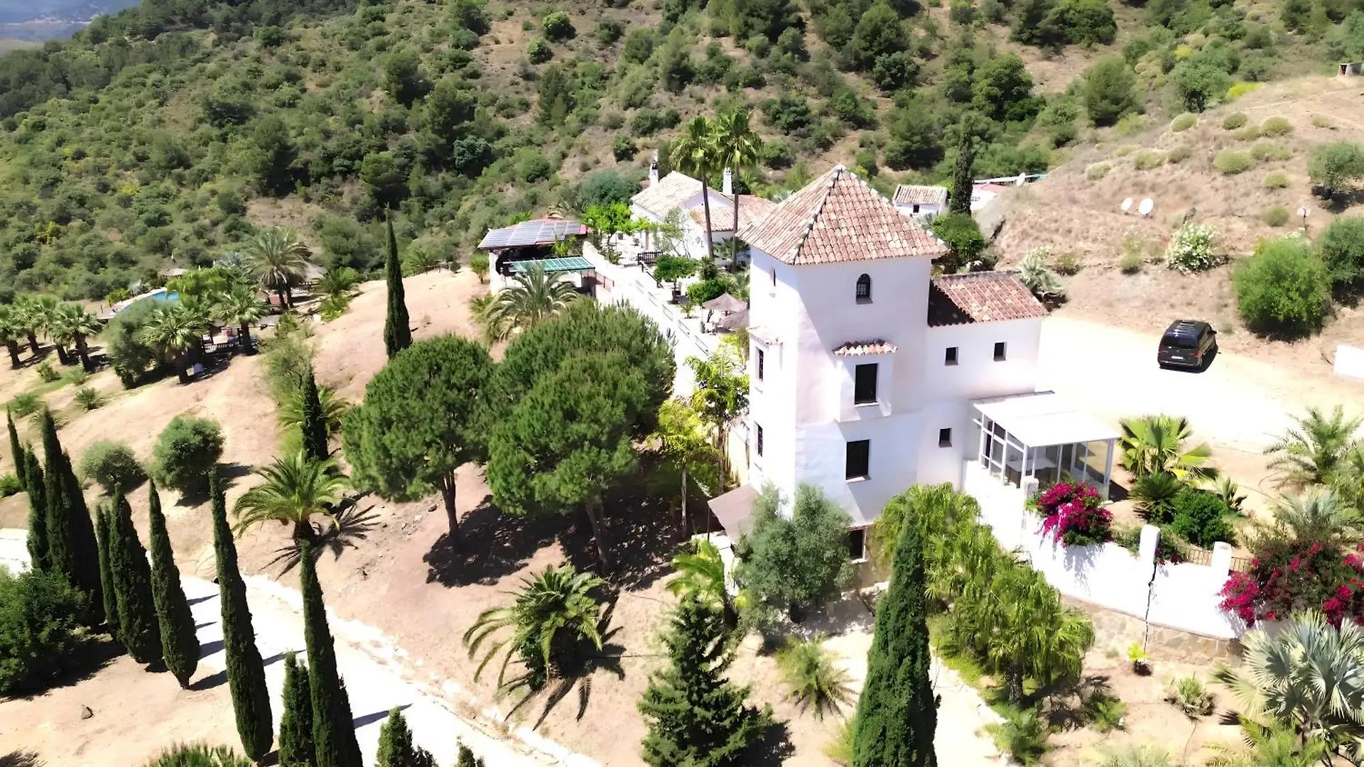 Castle Tower Apartment In Rural Holiday Park 'Picasso' Tolox