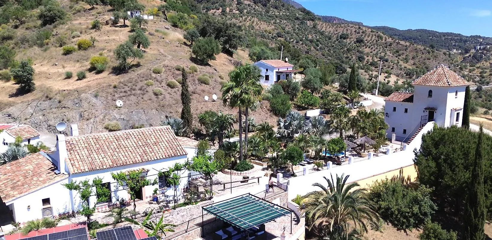 Castle Tower Apartment In Rural Holiday Park 'Picasso' Tolox