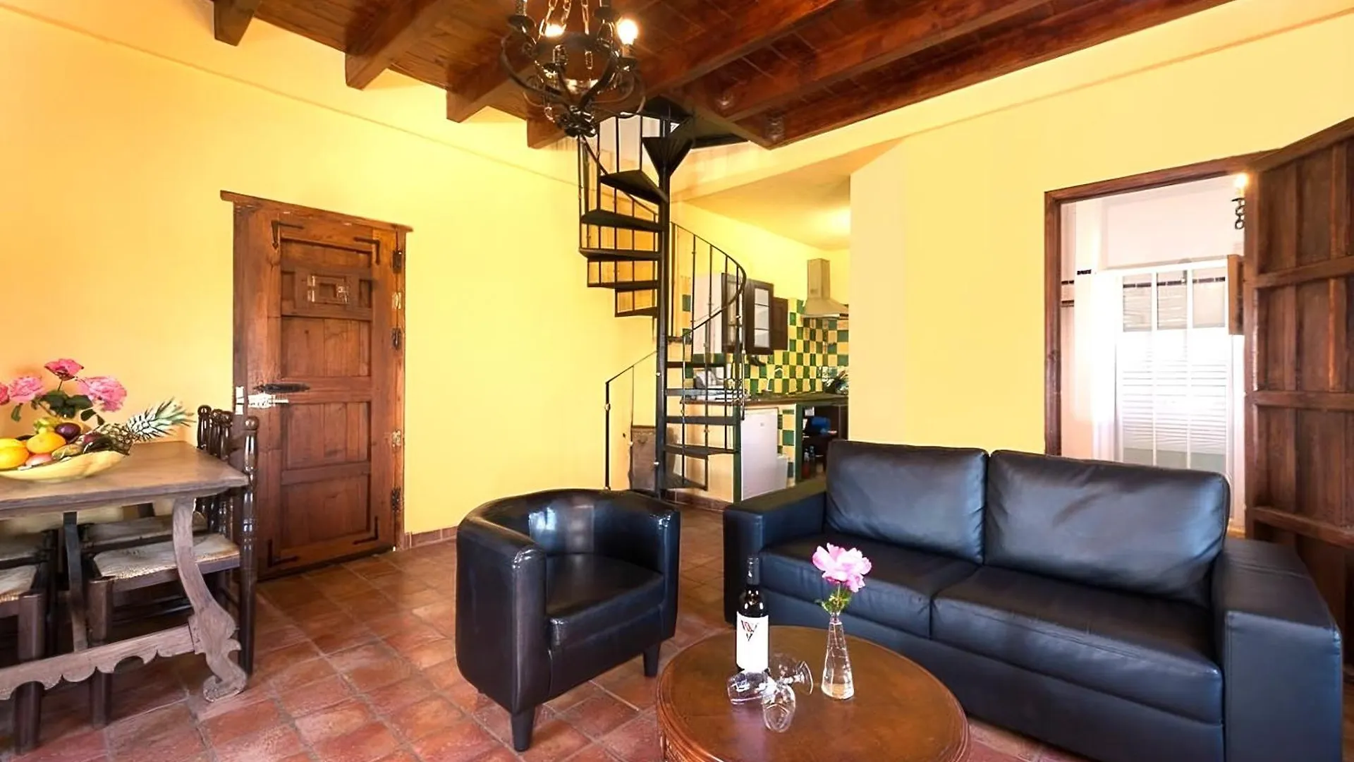 Castle Tower Apartment In Rural Holiday Park 'Picasso' Tolox